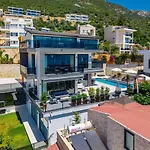 Lux With Seaview And Jacuzzi Villa *