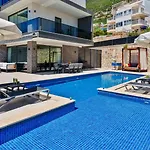 Villa Lux With Seaview And Jacuzzi Kaş