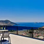 Villa Lux With Seaview And Jacuzzi