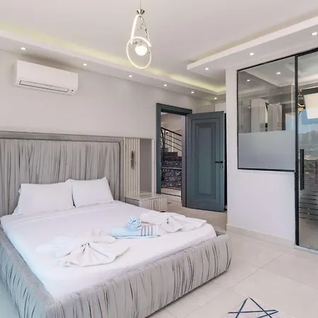 Lux With Seaview And Jacuzzi Kas